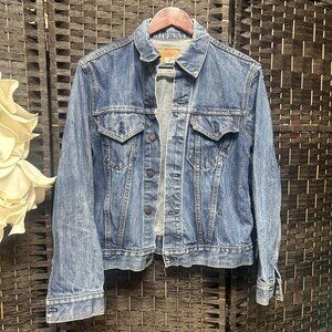 Vintage Levi’s Distressed Denim Jacket Size Medium